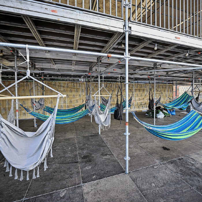 Houpací sítě a křesla